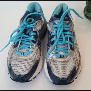 Brooks Adrenaline 13 running shoes size 7